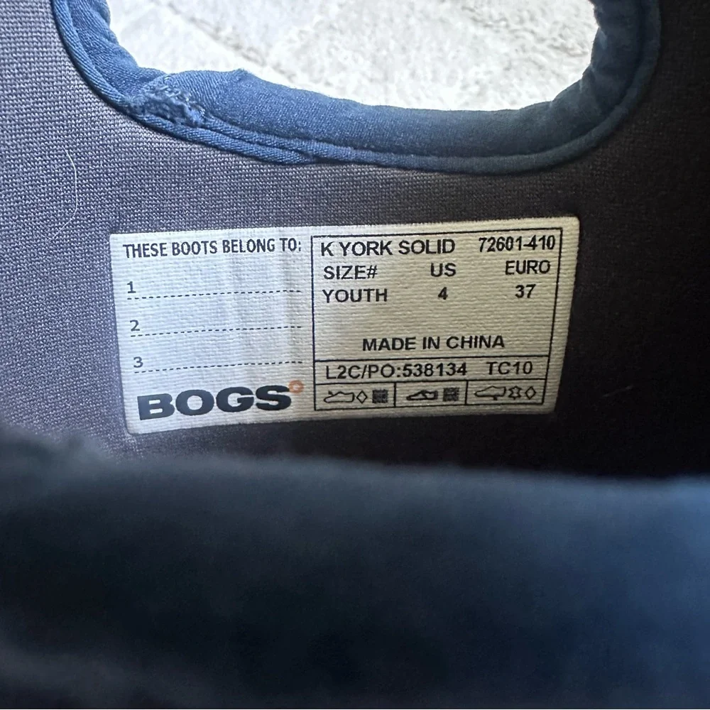 Bogs | K York Solid Navy Rain Boots | Size 4